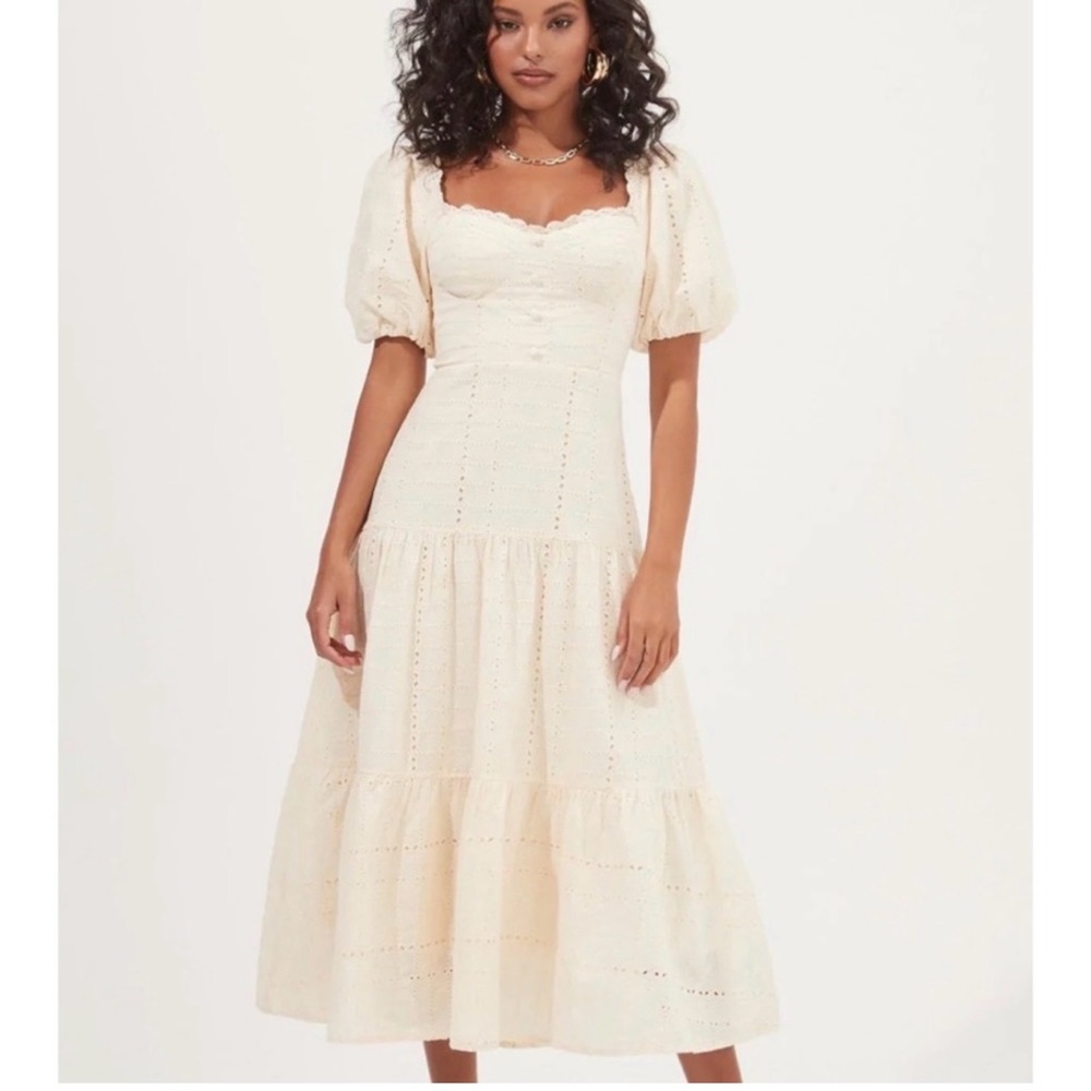 ASTR Women’s Ivory Eyelet Midi Dress Puff Sleeve. Size M